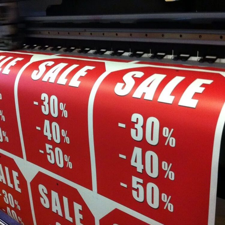 Druk naklejek reklamowych z promocjami i wyprzedażami